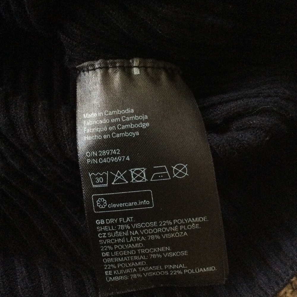 H&M Ribbed Turtleneck Sweater - Picture 4 of 7